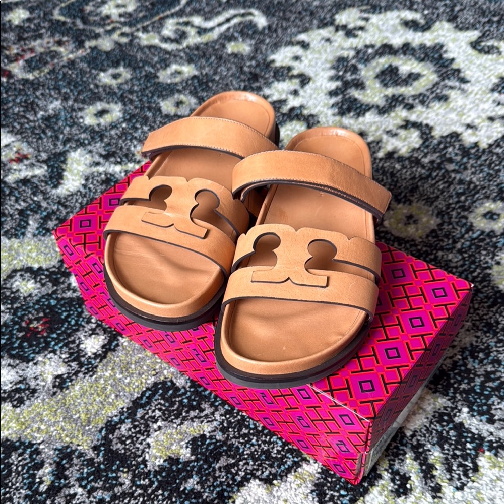 Brand new Tory Burch Ines sport sandals size 7.5